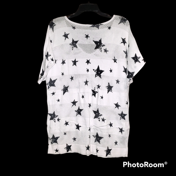 Torrid white star print open stitch top size 1 - Picture 3 of 6